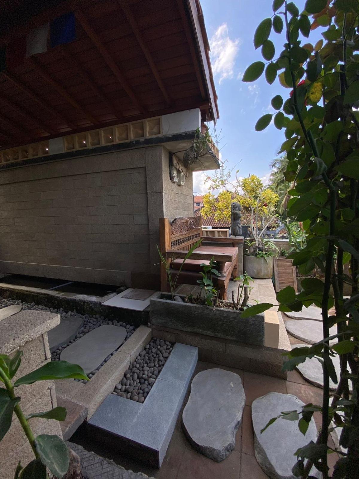 Ogek Home Stay Ubud Oda fotoğraf