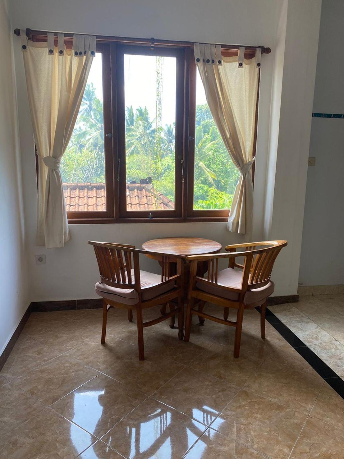 Ogek Home Stay Ubud Oda fotoğraf